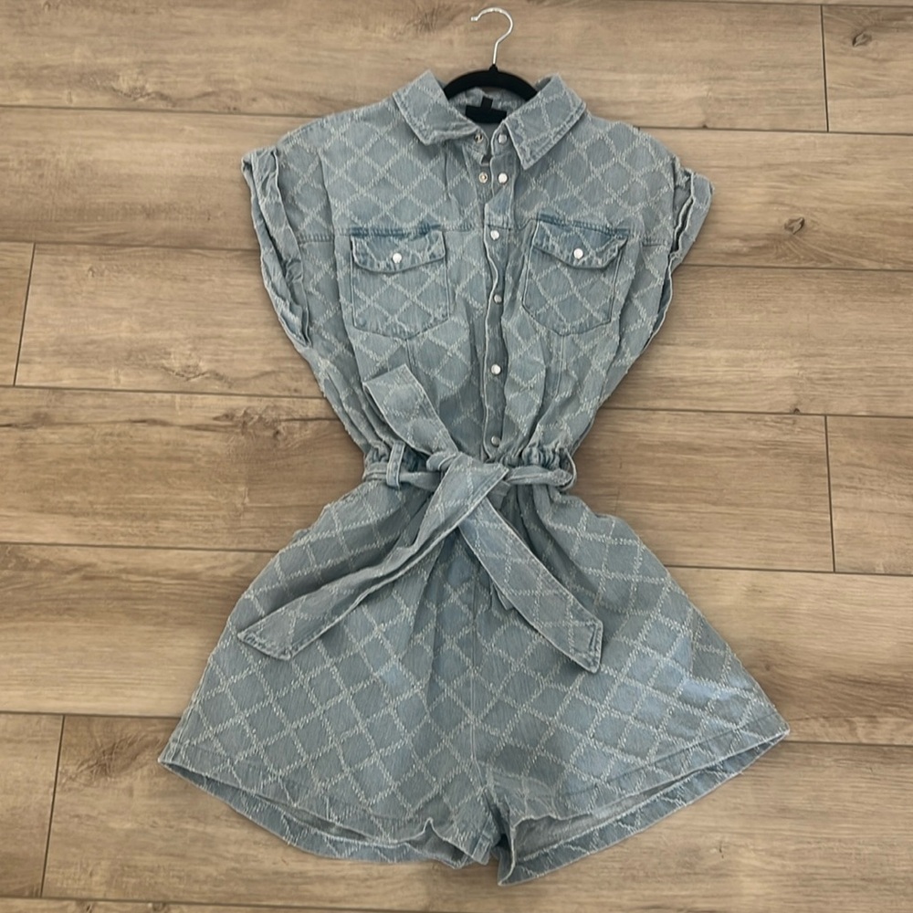 Women’s Vici Collection Romper. Worn 1 time